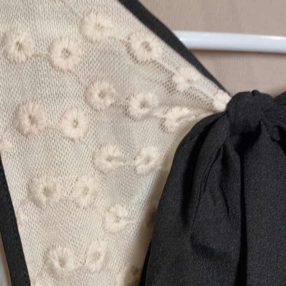 Monteau lace flower tank - Picture 5 of 5